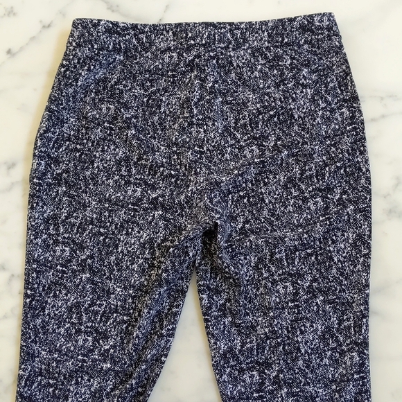 NWOT. Black and White Lightweight High-Waisted Ankle Pants with pockets. - Picture 5 of 7